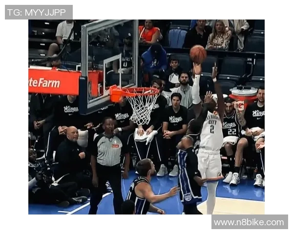 爵士逆转尼克斯,快船大胜魔术——NBA赛季精彩回顾 爵士逆转尼克斯,快船大胜魔术——NBA赛季精彩回顾